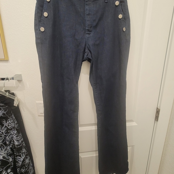 Jeans - Picture 4 of 4